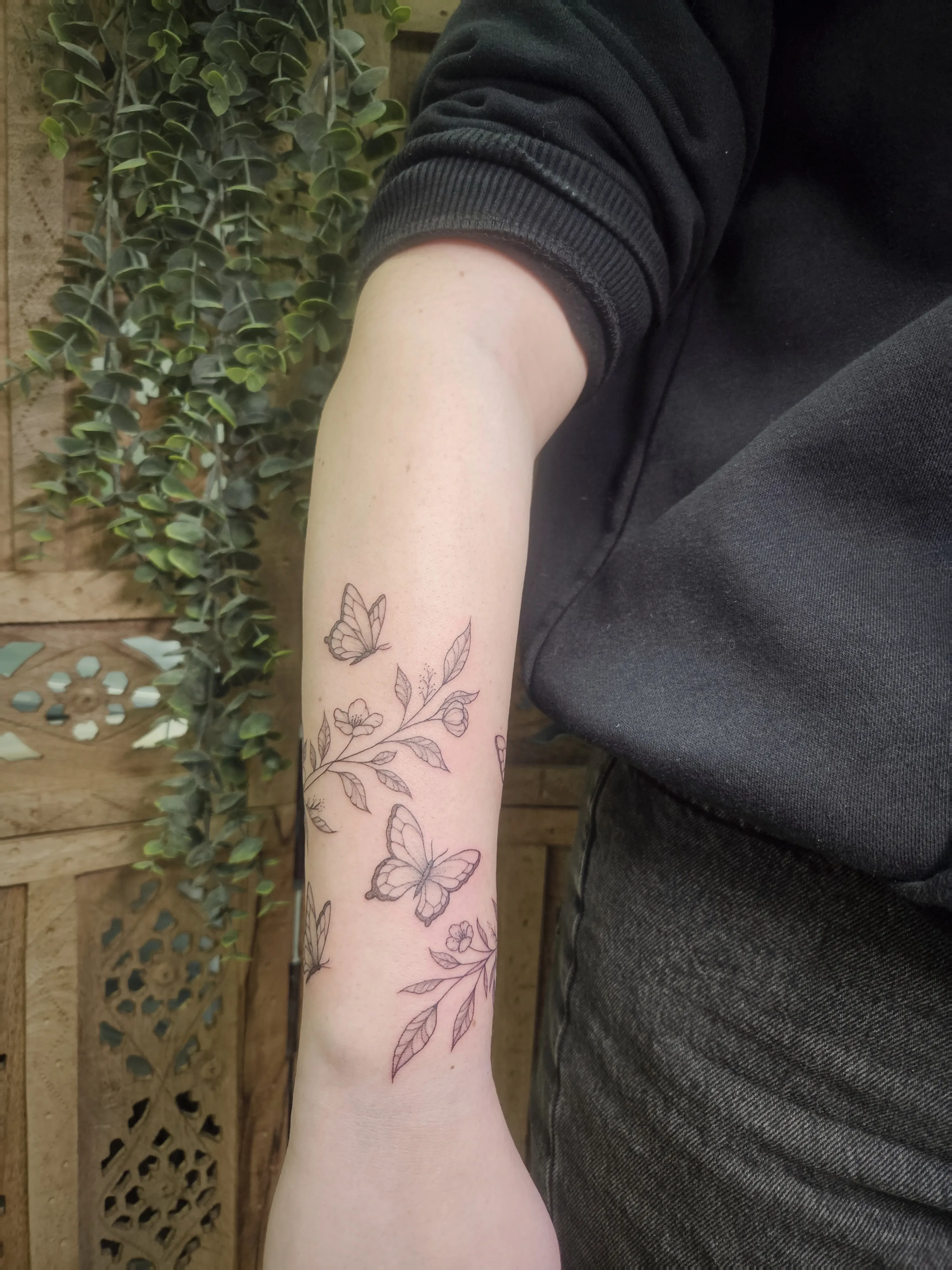 Tattoo 5 – White Pearl Ink